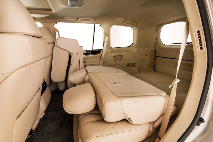 Интерьер Lexus LX570 Two-Row (URJ200) 2017 года  (NA) (фото 6 из 23)